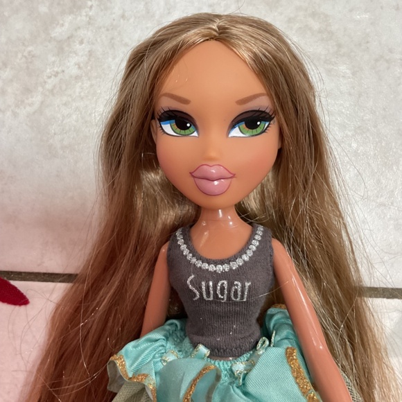 Bratz Forever Diamondz Fianna - Picture 2 of 6